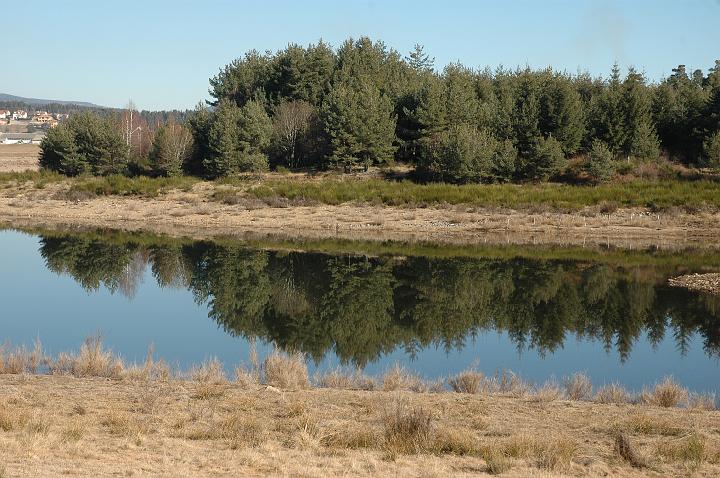 GR4 au lac de Naussac (2).JPG